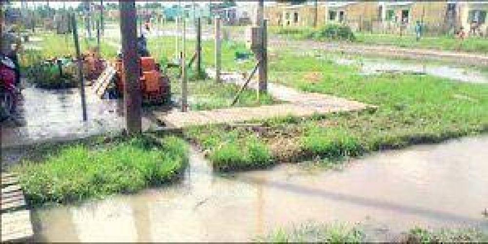 Las cuadrillas municipales salieron de inmediato ante la tormenta