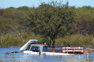 Casi 200 mil�metros inundaron casas y �aislaron� la localidad de Cuchillo Co