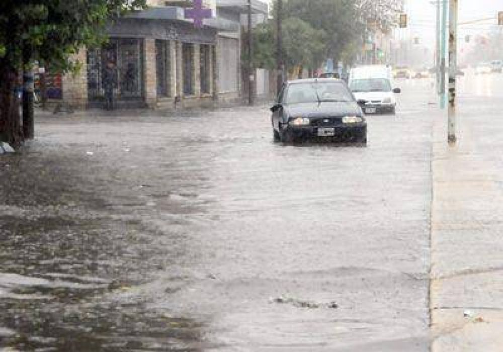 Cayeron 60 mil�metros de agua y hubo cinco familias evacuadas