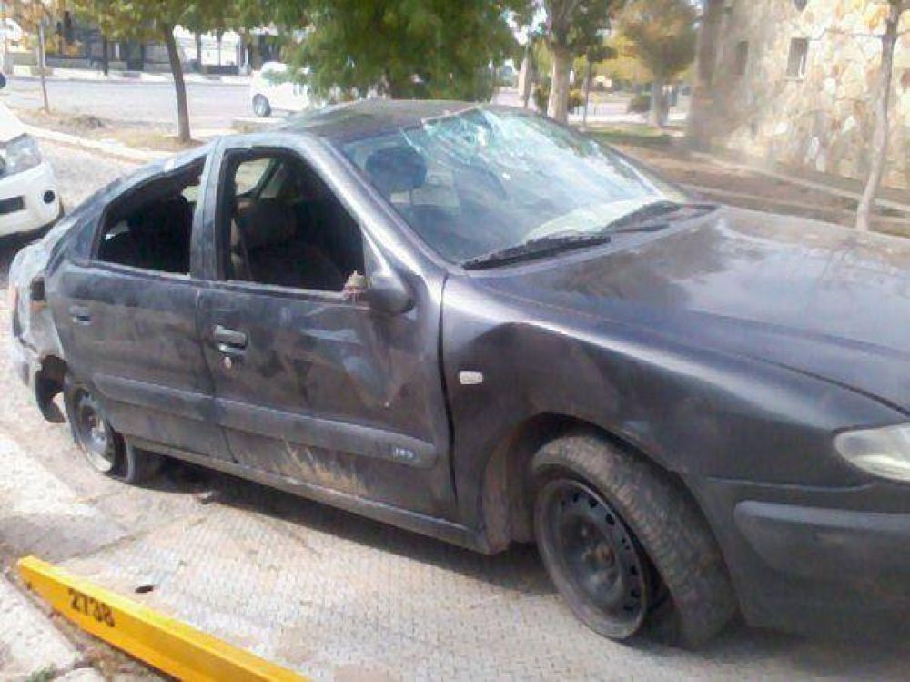 Volc� y le secuestraron droga en el auto
