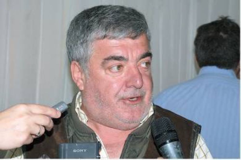 �Cimadevilla hace 30 a�os que vive de la teta del estado sin hacer nada por Chubut�