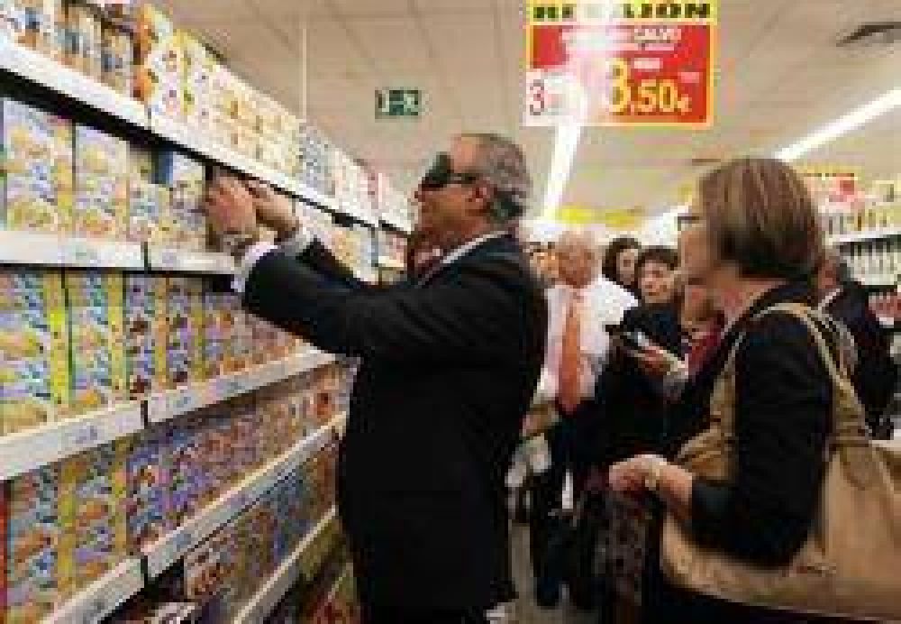 Aprueban proyecto para que las personas ciegas en el supermercado