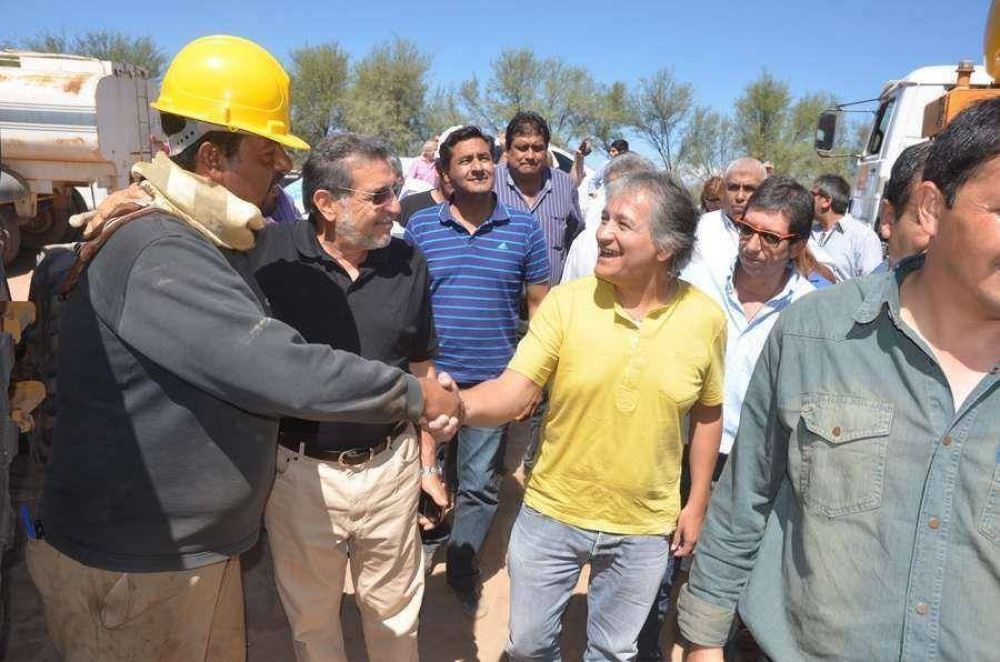 Beder y Bosetti visitaron obra de fundaciones de la linea de 132 La Rioja- Chilecito