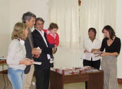 Colegios de Bariloche recibir�n los tr�pticos que elabor� el Concejo por el D�a de la Mujer