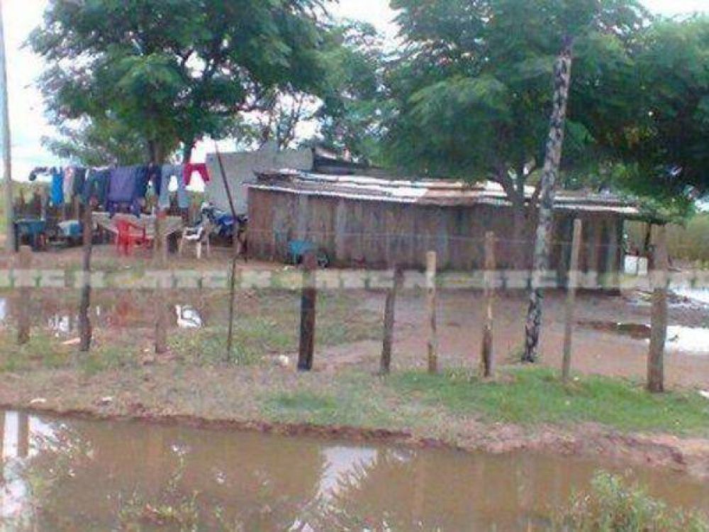El temporal dej� a m�s de 60 familias evacuadas en barrios de Pampa del Indio