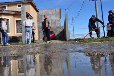 Por denuncia de vecinos se detect� la obstrucci�n de la red cloacal con detritos