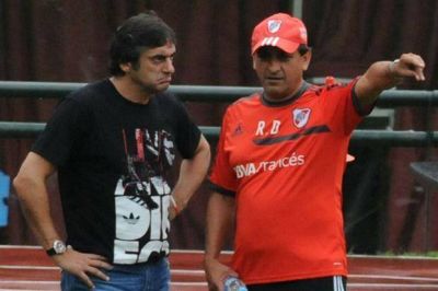 Con la alegr�a por el triunfo ante Boca, River se entren� con la visita de Enzo Francescoli