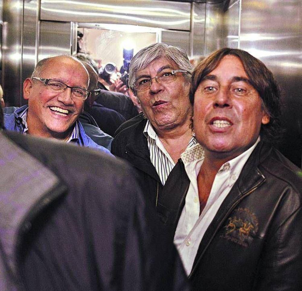 Moyano dijo que los aumentos salariales no pueden ser inferiores al 32%