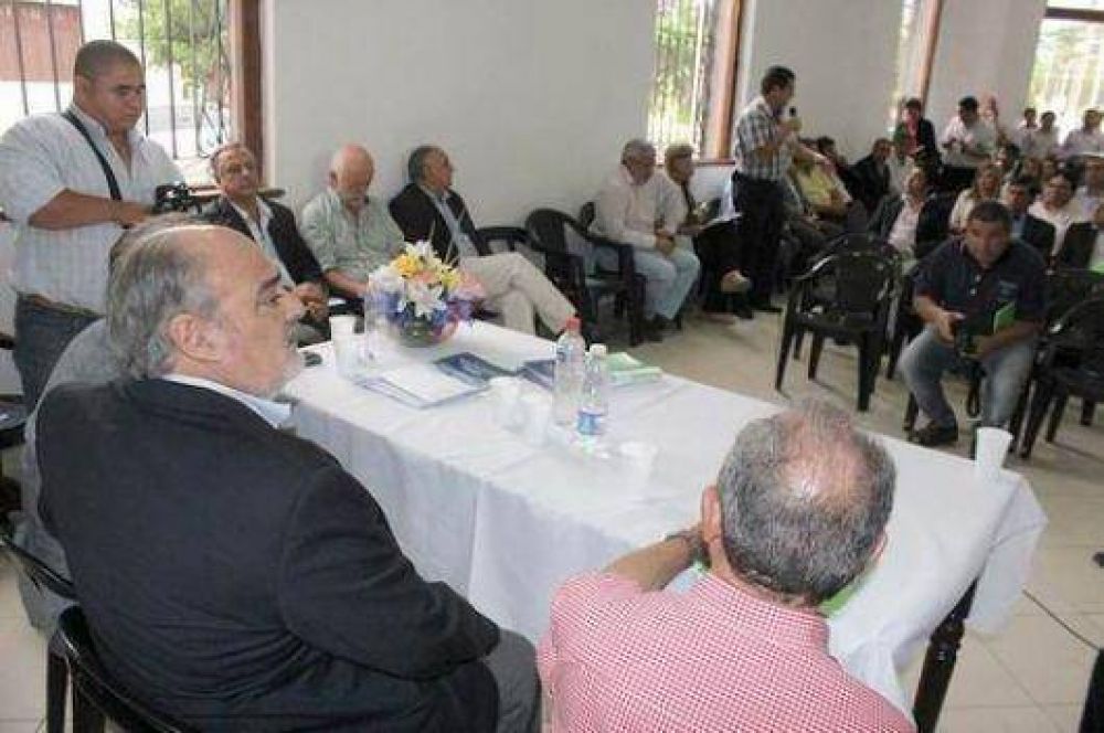 Colombi retoma el di�logo con los jefes comunales