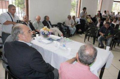 Colombi retoma el di�logo con los jefes comunales