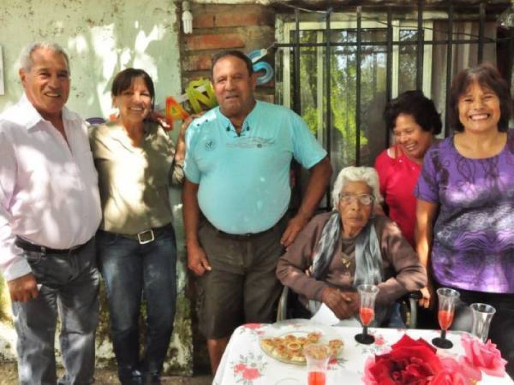 Una vecina de Merlo festej� cien a�os