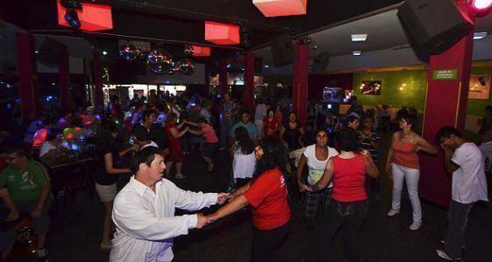 SE REALIZ� UN NUEVO BAILE POR LA INTEGRACI�N