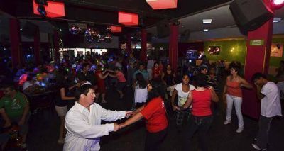 SE REALIZ� UN NUEVO BAILE POR LA INTEGRACI�N