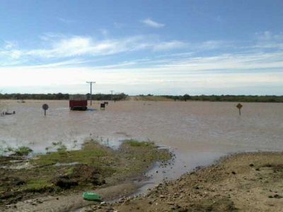 Cuchillo-Co: El Gobierno Provincial envi� t�cnicos y maquinarias por las inundaciones