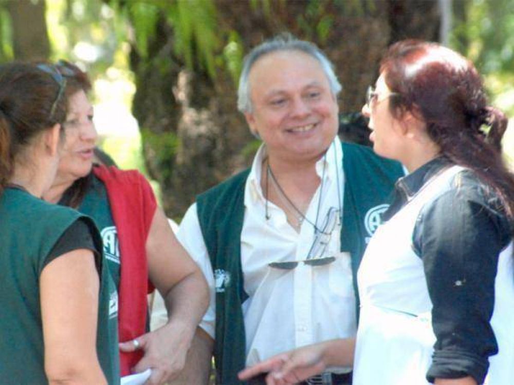 Que vayan pasando los que siguen con reclamos