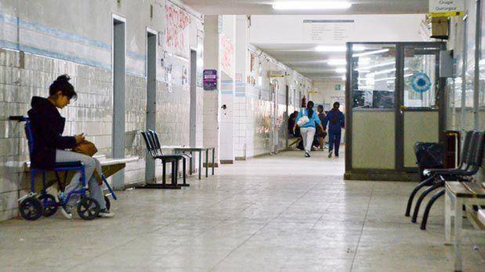 Trabajadores del Hospital Regional paran y se movilizan este jueves