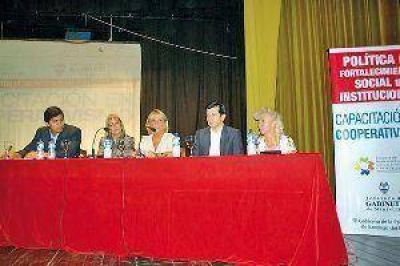 Inician capacitaci�n a cooperativistas locales