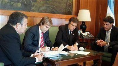 M�s seguridad en el aer�dromo, con 500 mil pesos de la Naci�n