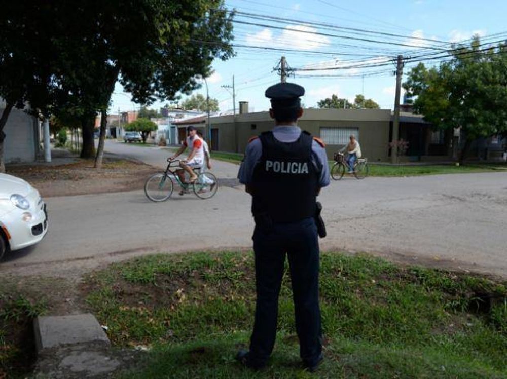 "La inteligencia policial est� quebrada, hay que recurrir a la participaci�n de los vecinos"