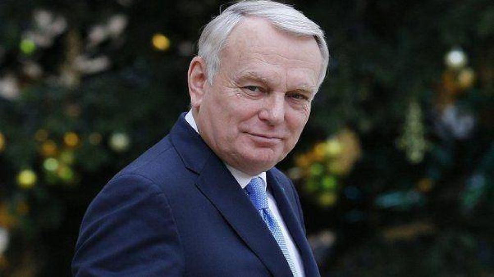 Renunci� el primer ministro de Francia y todo su gabinete tras la paliza electoral