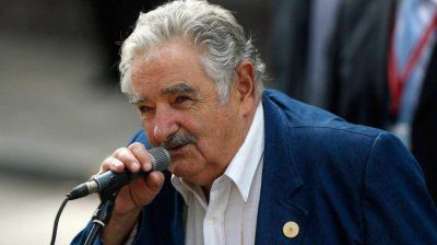 Mujica convoc� a otra reuni�n por la crisis en el f�tbol uruguayo