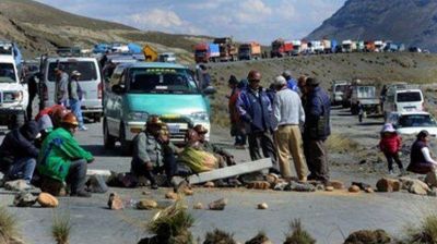 Caos y violencia en Bolivia: un muerto y 40 heridos en choques entre polic�as y mineros