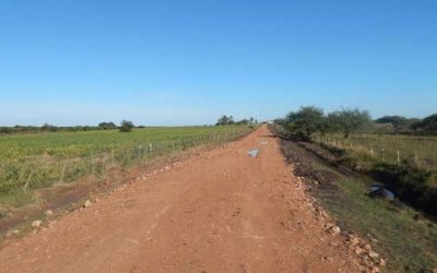 Acondicionan los caminos vecinales