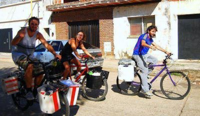 Los tres bici so�adores empezaron a pedalear para recorrer Latinoam�rica