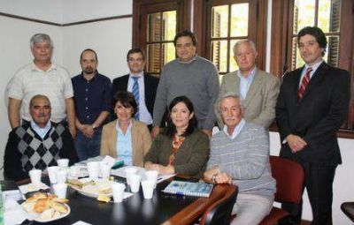 Manino Iriart con presidentes de Colegios de Profesionales y T�cnicos de OPDS  