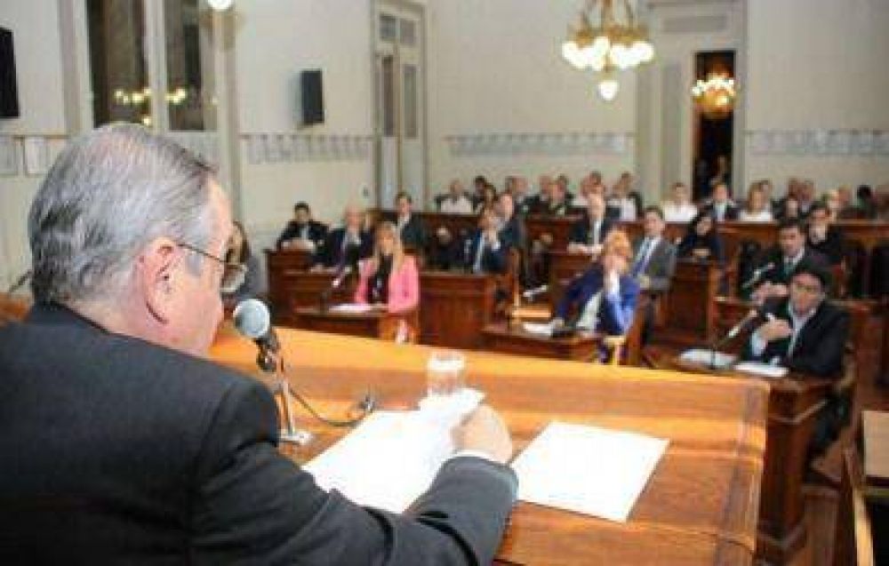Enfocado en la econom�a, Lunghi ratific� recortes en obra p�blica y pidi� mesura a los municipales