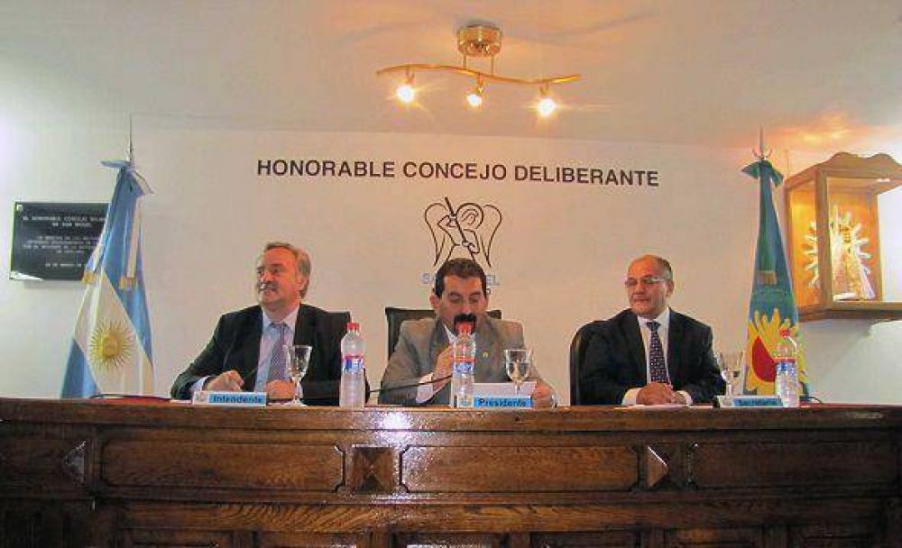 Joaqu�n de la Torre inaugur� las sesiones en el HCD de San Miguel