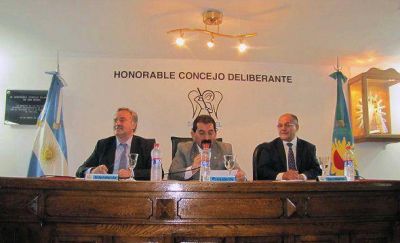 Joaqu�n de la Torre inaugur� las sesiones en el HCD de San Miguel