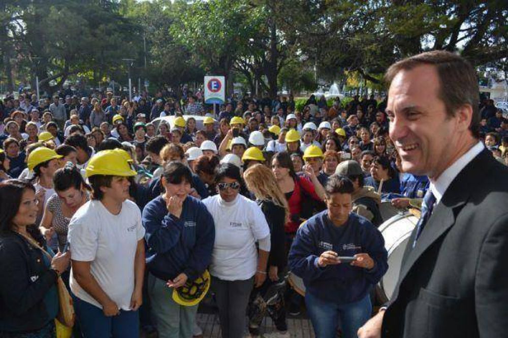 Anghileri asisti� a la apertura de sesiones del Honorable Concejo Deliberante