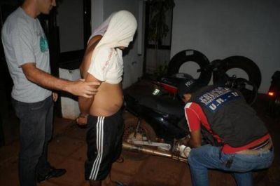 Demoraron a dos personas por el robo de una moto en Ober�