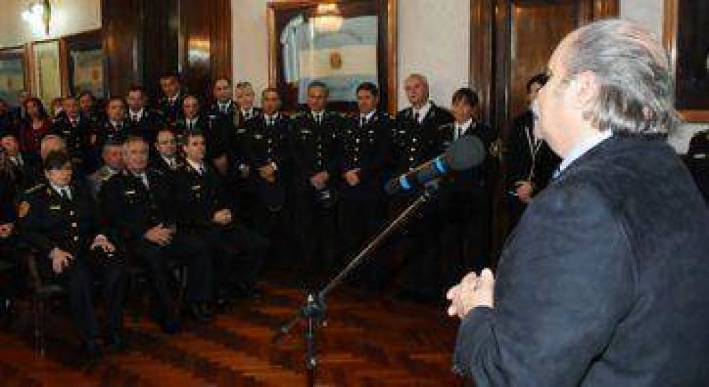 Polic�a Local: es "improvisaci�n electoral"