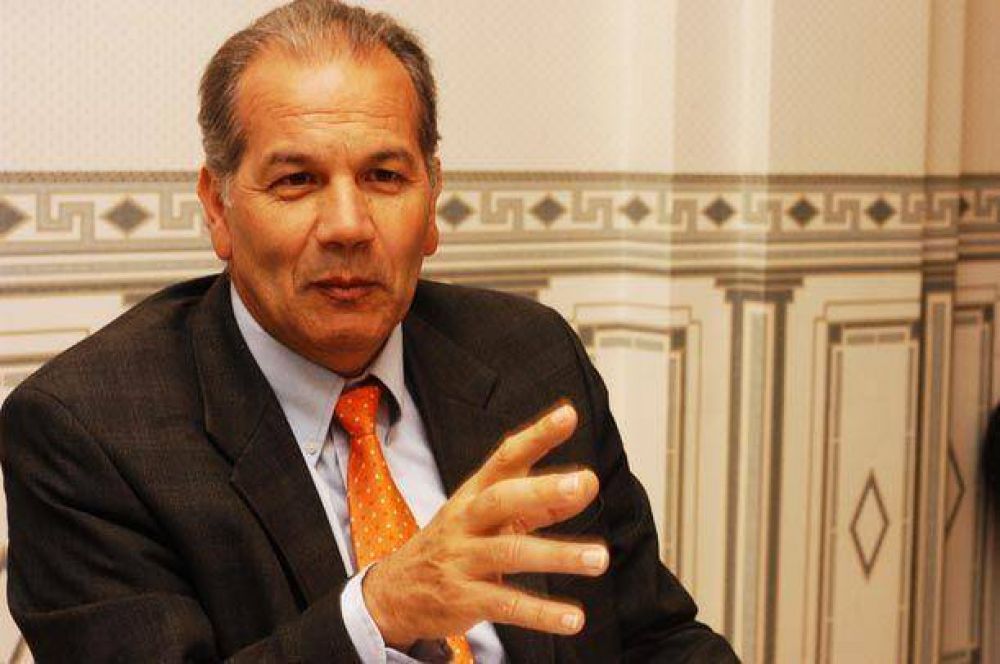 El rector de la Universidad sufri� un secuestro virtual