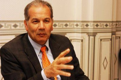 El rector de la Universidad sufri� un secuestro virtual