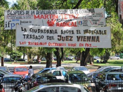 Un jefe policial neg� haber estado con un juez y el padre del Fantasma Paz en EEUU