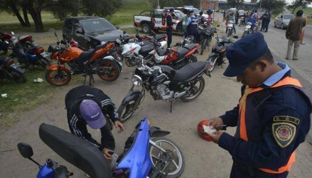 En C�rdoba sacaron 500 polic�as m�s a las calles