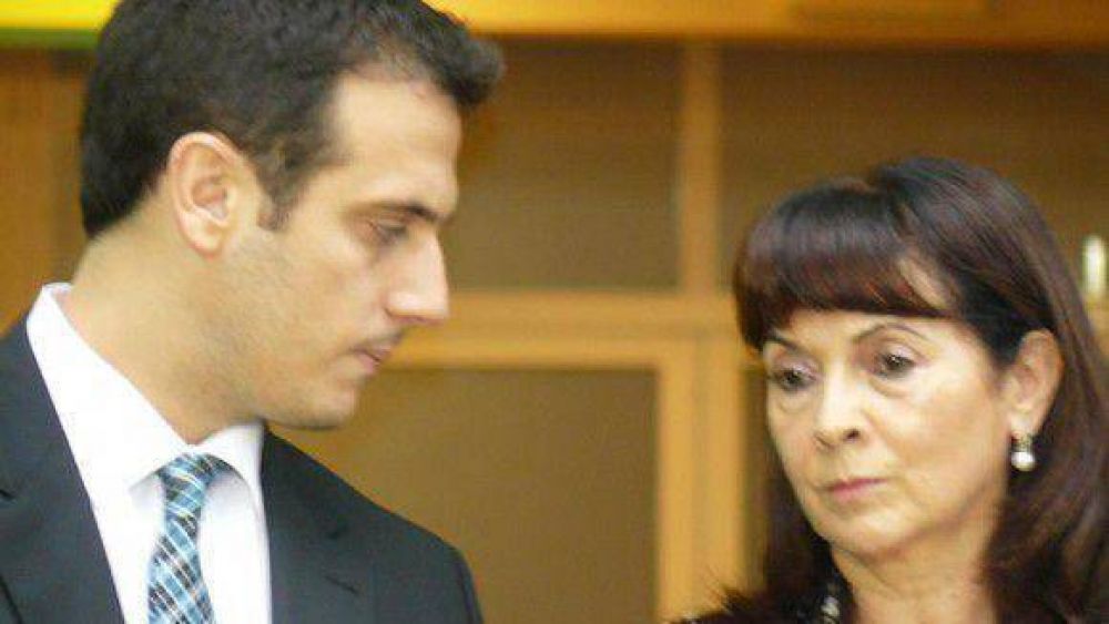 �Democratizar la justicia es usar el sentido com�n con los c�digos de fondo en la mano�