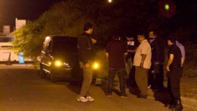 Huy�, pero antes tir� casi cuatro kilos de marihuana en la calle