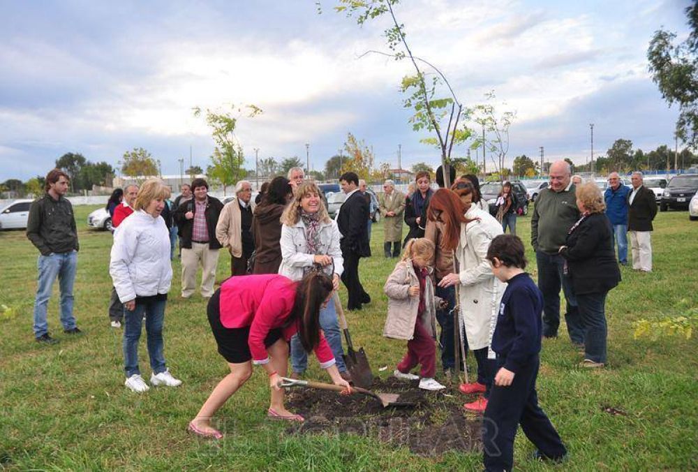 Homenajearon a Ra�l Alfons�n en el Parque que lleva su nombre