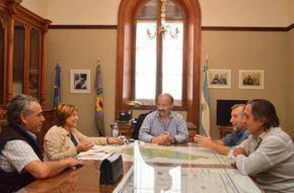 Se entreg� un subsidio al Centro de Veteranos de Guerra �Callv� Leov��