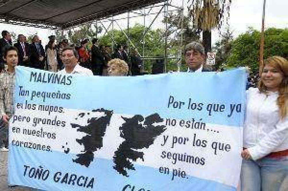 Acto en homenaje a los h�roes de Malvinas