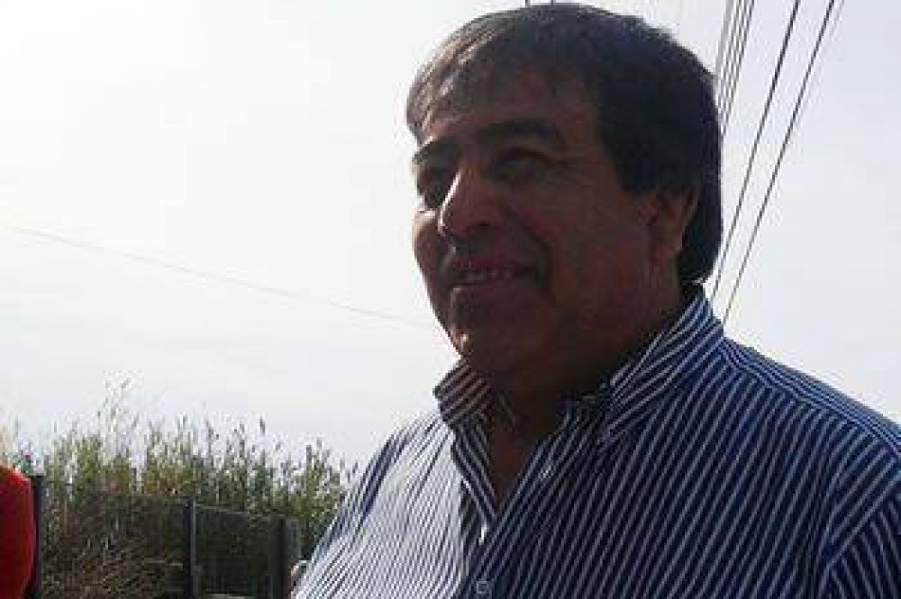 CONTRERAS A FAVOR DE QUE ALL� UN SOLO SINDICATO PETROLERO EN SANTA CRUZ