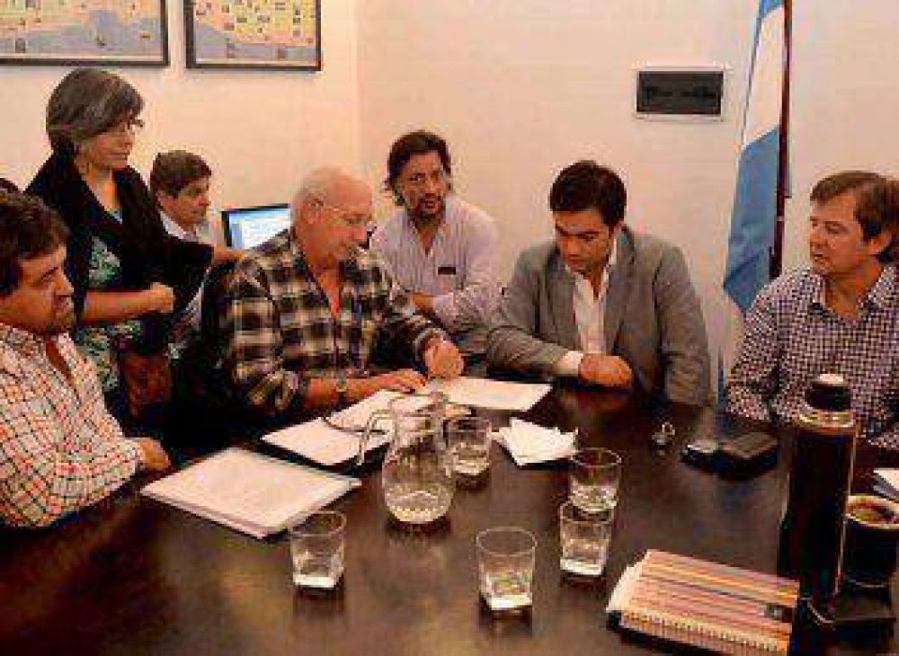 Estatales aceptaron ayer la oferta salarial del Gobierno