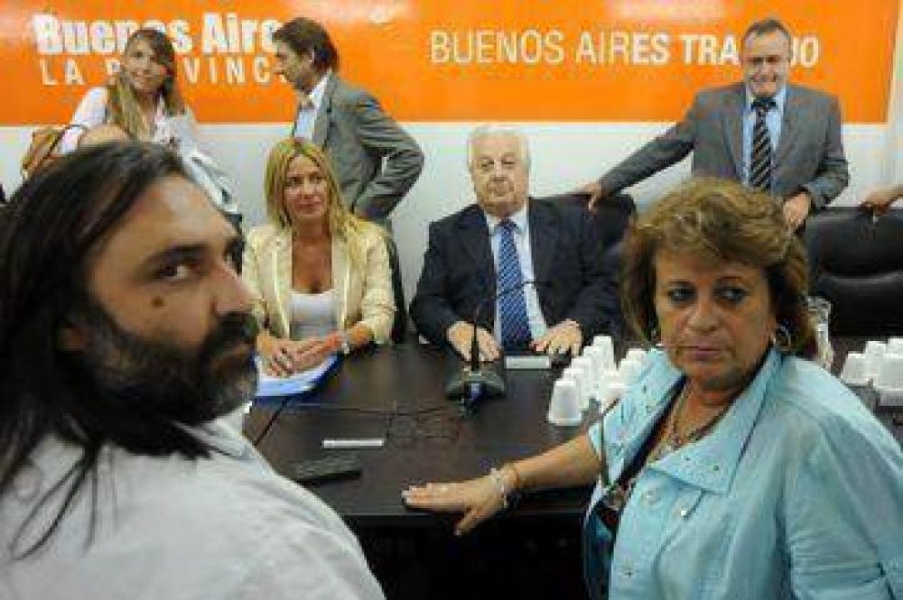 Walter SchD�as perdidos: Provincia y Gremios, acordaroneffer: �La problem�tica del medio ambiente debe ser pol�tica de estado�