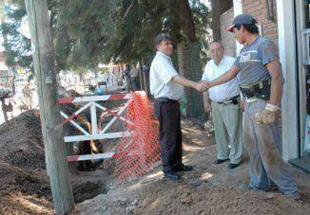 Agua y cloacas, las obras que exhibi� el Intendente como logros