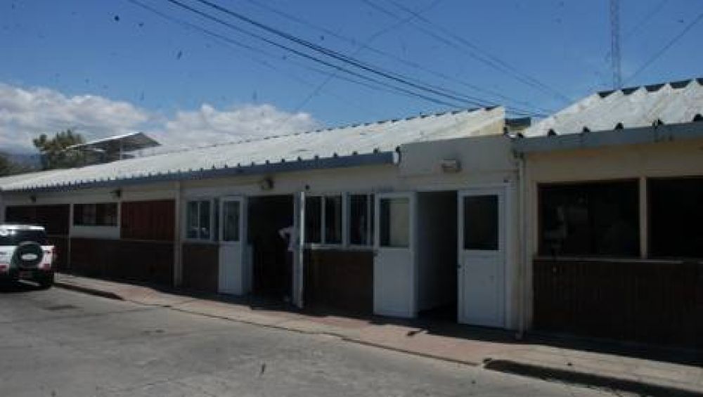 Persigui�, golpe� y entreg� al sujeto que le rob� a su novia