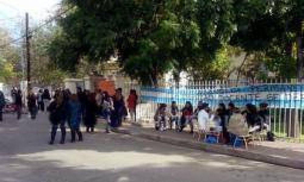 Desalojaron a manifestantes que tomaban cinco escuelas en Chilecito